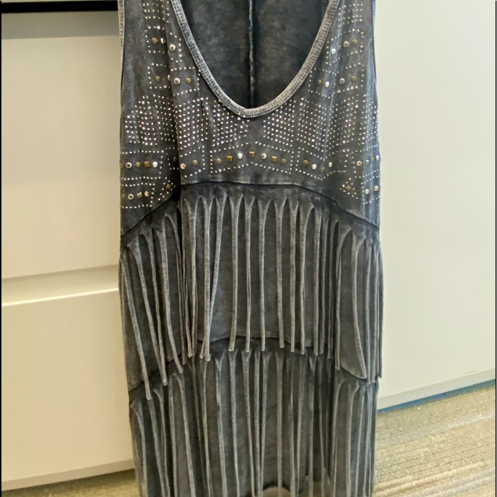 Stretchy low V front top size L